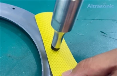 Aplikasyon nan ultrasons Handheld Spot Welder sou twal ki pa tise ak materyèl PP